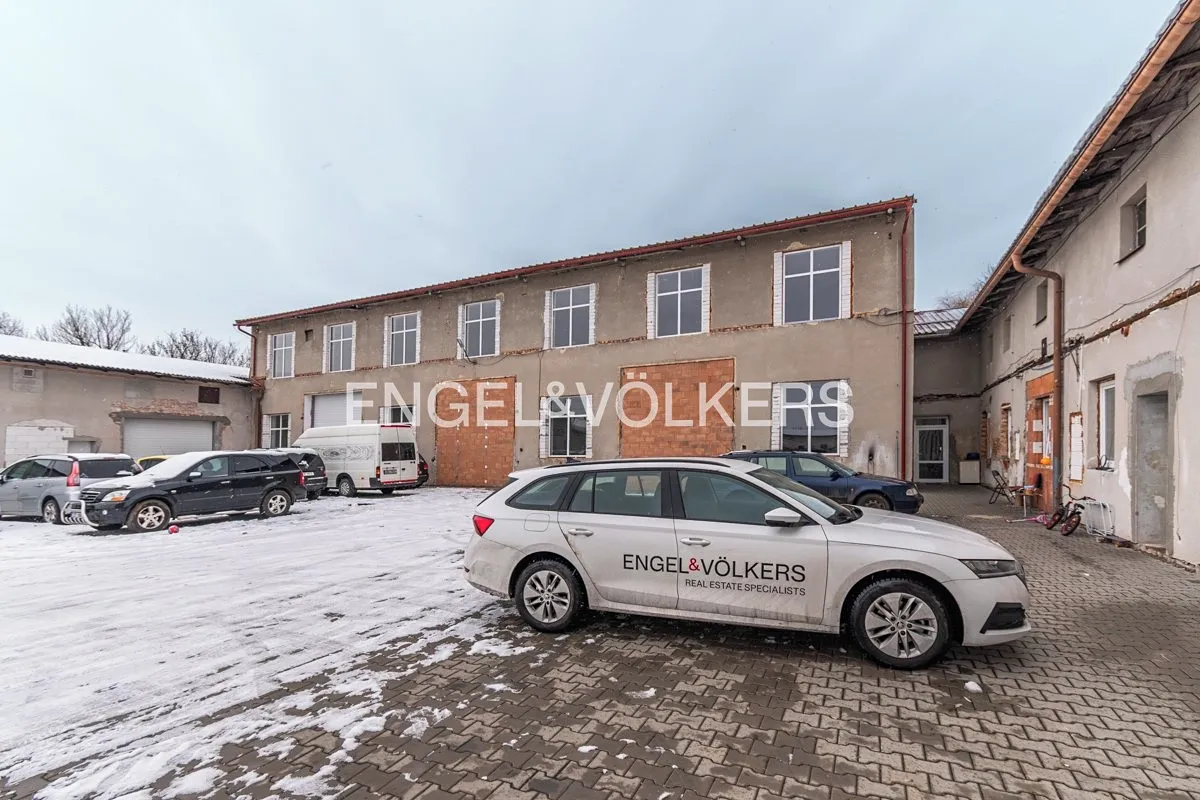 Pronájem skladového prostoru 500 m²